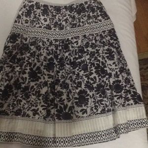 Cute TALBOTS black and white cotton skirt- sz 4p